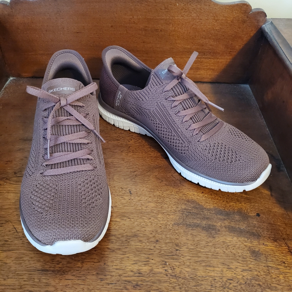 FINAL SALE!! Chocolate Brown Slip-in Skechers, 9M